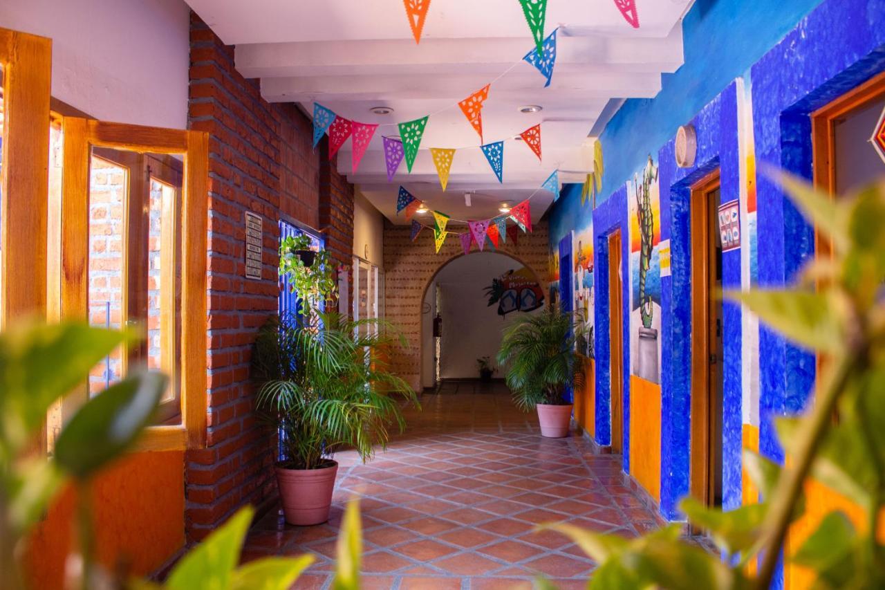 Chanclas Hostel Vallarta ปูแอร์โตบาญาร์ตา ภายนอก รูปภาพ